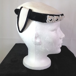 Stylish 1950s Vintage Ladies Hat