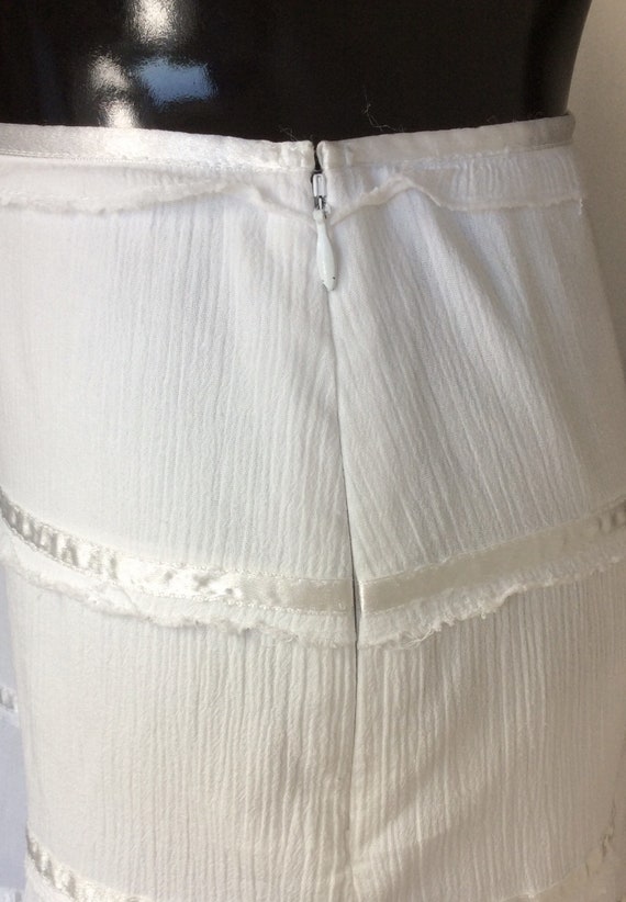White Spanish Style Liz Claiborne Skirt - image 4