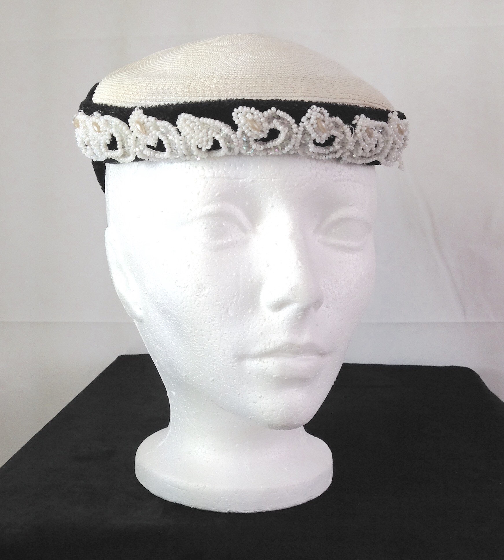 Stylish 1950s Vintage Ladies Hat