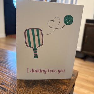 Pickleball-Valentinstag-Karte - Pickleball-Valentinstag - Pickleball - Pickleball-Liebe - trinkt Liebe dich - Pickleball-Valentinstag-Wortspielkarte