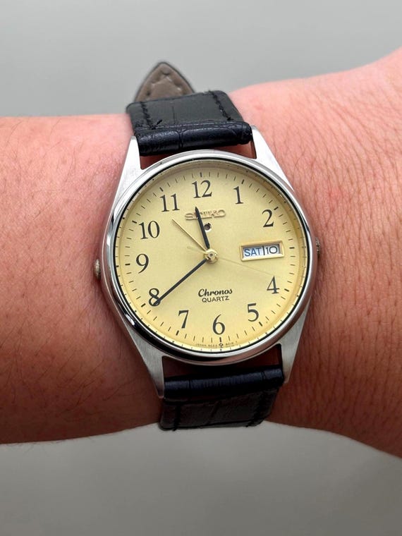 Vintage Seiko Chronos watch with Alarm and Light beige Dial