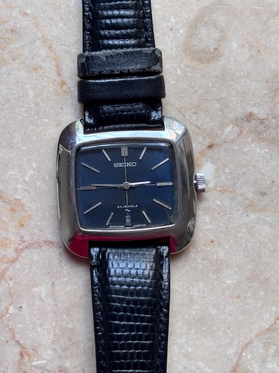 Seiko TV Shape 8N0723 manual winder
