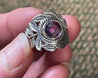 Vintage Sterling Silver Amethyst Ring - Botanical Bezel, Size 8.5
