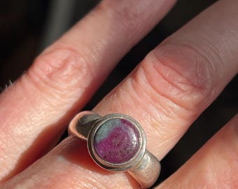Ruby Zoicite Ring Size 6, Sacred Round Stone, Set in Solid Sterling Silver, Emotional Healing, Karmic Release, visible crystal structure
