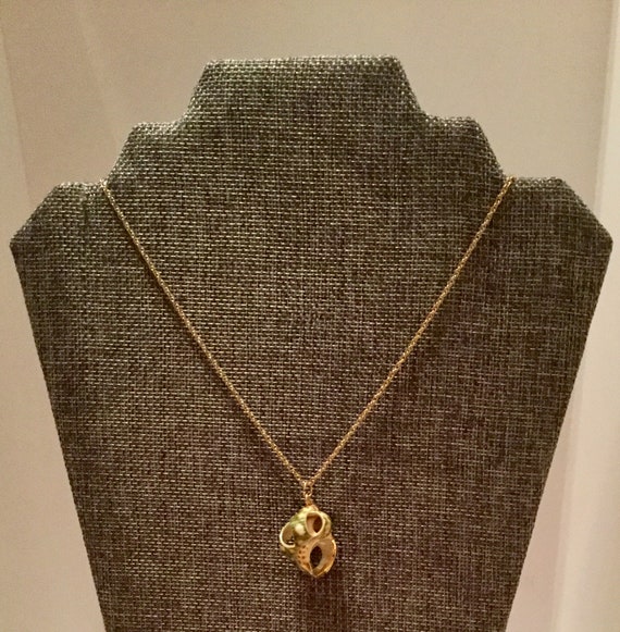Avon Shell Pendant - image 3