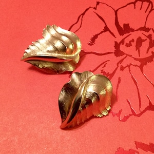 Clip per orecchie a conchiglia Crown Trifari
