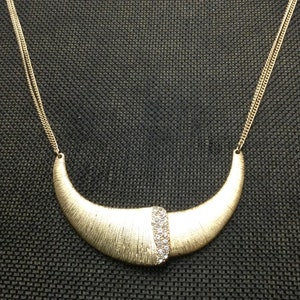 Double Horn Necklace