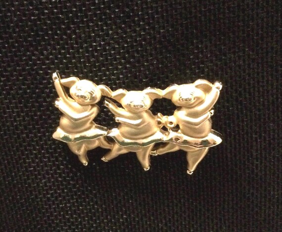 Three Little Dancing Pigs Pin