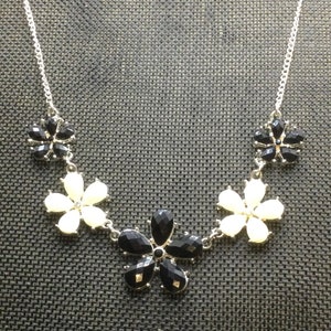 Collar Flower Statement
