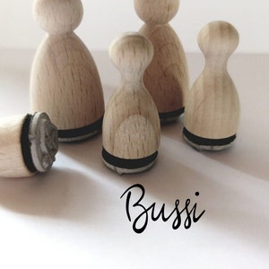 Mini timbro con testo Bacio, auguri, cartolina da lettere