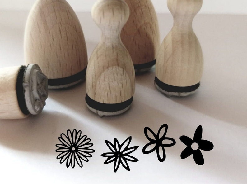 Mini Stempel 4er Set Blüten, Blumen, Florales für Grusskarten, Geschenkanhänger... Bild 1