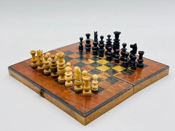 Modernist Regence Chess