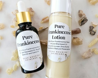 Könnte beinhalten: Zwei Flaschen mit Frankincense-Hautpflegeprodukten. Eine klare Glasflasche mit einem goldenen Deckel und einem Etikett mit der Aufschrift "Pure Frankincense 100% Pure Frankincense Resin Infused Blackseed Oil, Rosehip Seed Oil and Castor Oil Pure Nourish Skincare". Eine weiße Plastikflasche mit einer Pumpenaufschrift und einem Etikett mit der Aufschrift "Pure Frankincense Lotion 100% Pure Frankincense Resin Infused Blackseed Oil Emulsifying wax, Shea Butter, Modedefend (Natural Preservative) Pure Nourish Skincare".