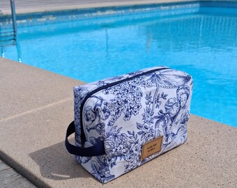Eléonore - toiletry bag, Toile de Jouy pouch