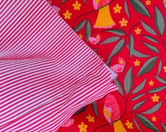 Red Colour Handmade Cotton Quilted Fabric, Beautiful Bird Print Dressmaking Fabric Indian Block Print Machine Quilted Garment Materials