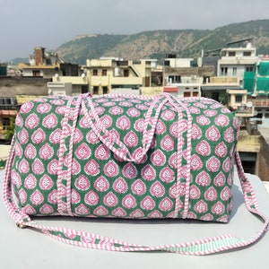 Large Decorative Cotton Quilted Duffle Bag Indian Block Print Quilted Shoulder Bag Beautiful Printed Weekender Bag Handmade Travel Bag