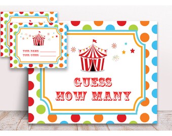 Puede incluir: Tarjetas de juego con temática de circo con una ilustración de una carpa a rayas rojas y blancas. Las tarjetas presentan el texto "Adivina cuántos" e incluyen una tarjeta más pequeña para ingresar el nombre y la suposición. El diseño incorpora lunares coloridos.