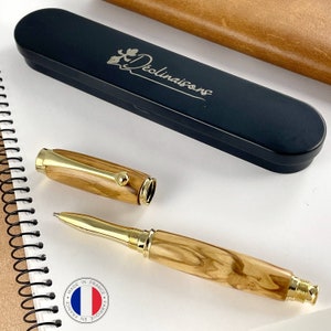 Premium Rollerball Pen Olijfhout uit Italië, Handgemaakt in Frankrijk, Gepersonaliseerde Pen met Gravure | Zakelijk, Kerstmis, pensioen, bruiloft