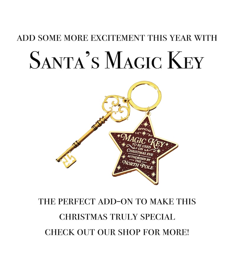 Peut inclure: Une cl&eacute; en m&eacute;tal dor&eacute; avec un anneau orn&eacute; attach&eacute;e &agrave; un pendentif en forme d'&eacute;toile. Le pendentif est rouge fonc&eacute; avec une bordure dor&eacute;e et le texte : OFFICIAL MAGIC KEY TO BE USED ON CHRISTMAS EVE AUTHORISED BY THE NORTH POLE.