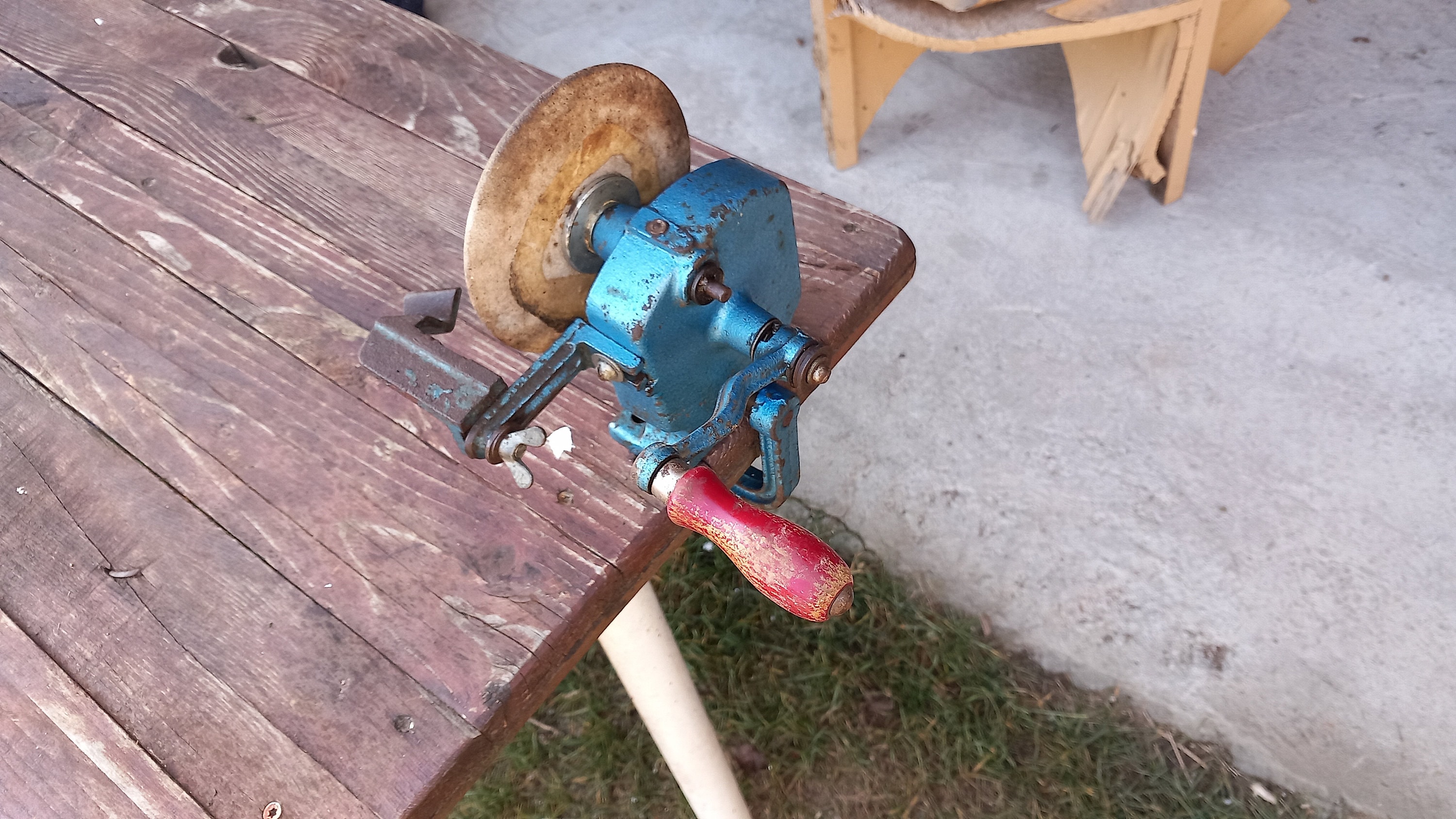 Hand Crank Grinder with Tool Rest - 99962 – Jim Bode Tools