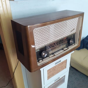 Philips tube radio 1002. Model: Philips 1002/01 BD583A