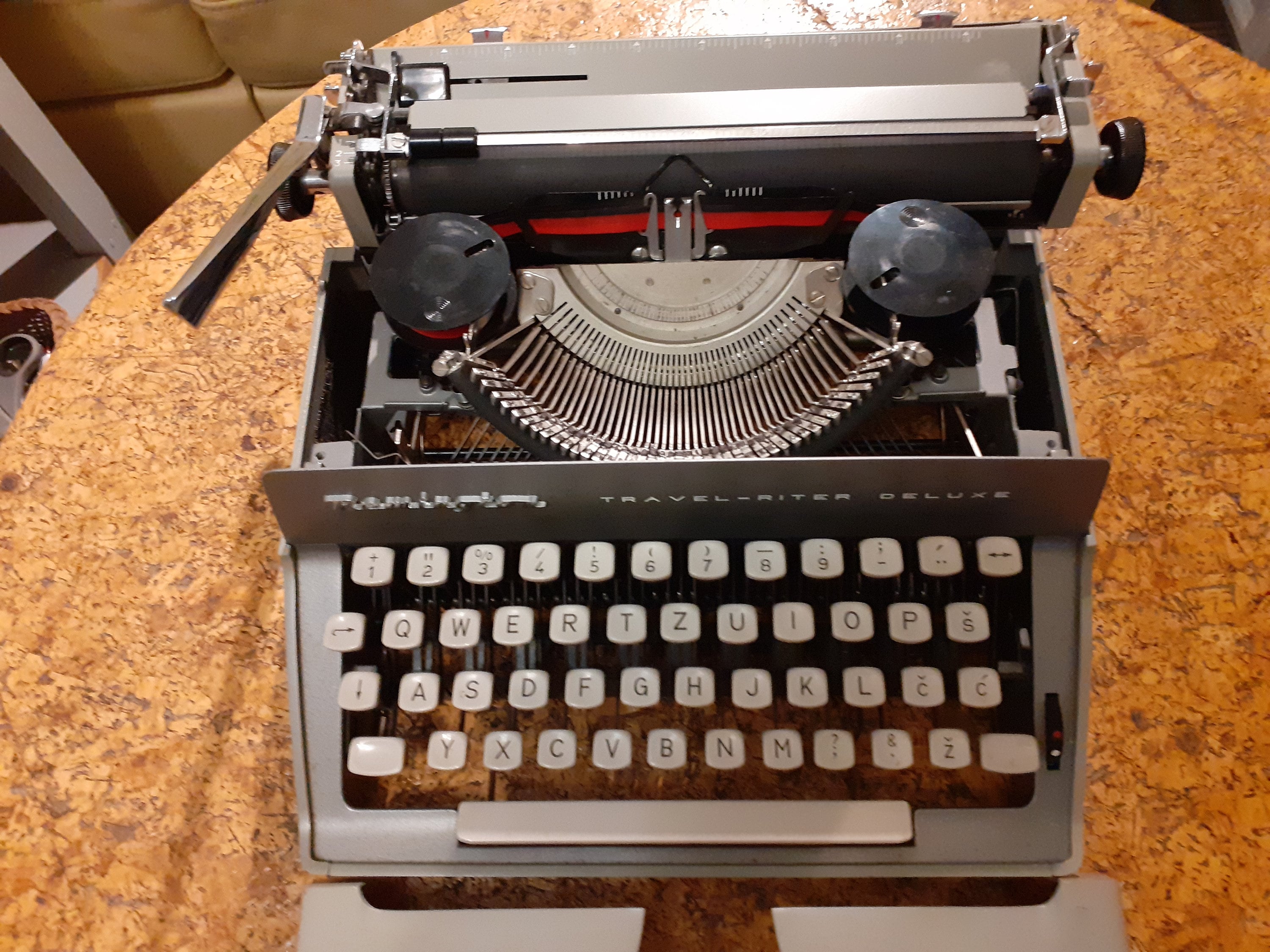 oz.Typewriter: When a Remington Travel-Riter DeLuxe (aka