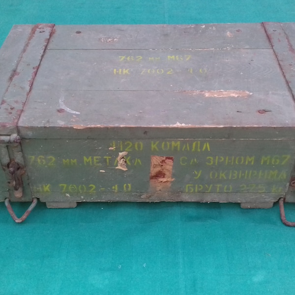 Vintage Ammunition Army Box, Military ammunition box, Military ammo Storage, Lock Lid, Green Army wooden chest, Handles Wood Display Case