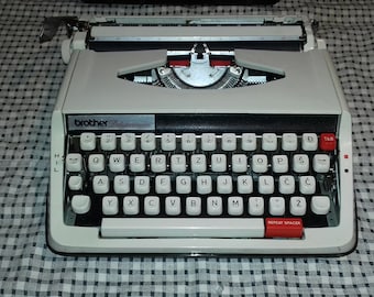Vintage Brother Deluxe 850TR Portable Typewriter in Black Case - Fully Functional!