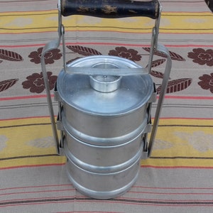 Nesting pot set, vintage aluminium nesting pot set, wooden handle