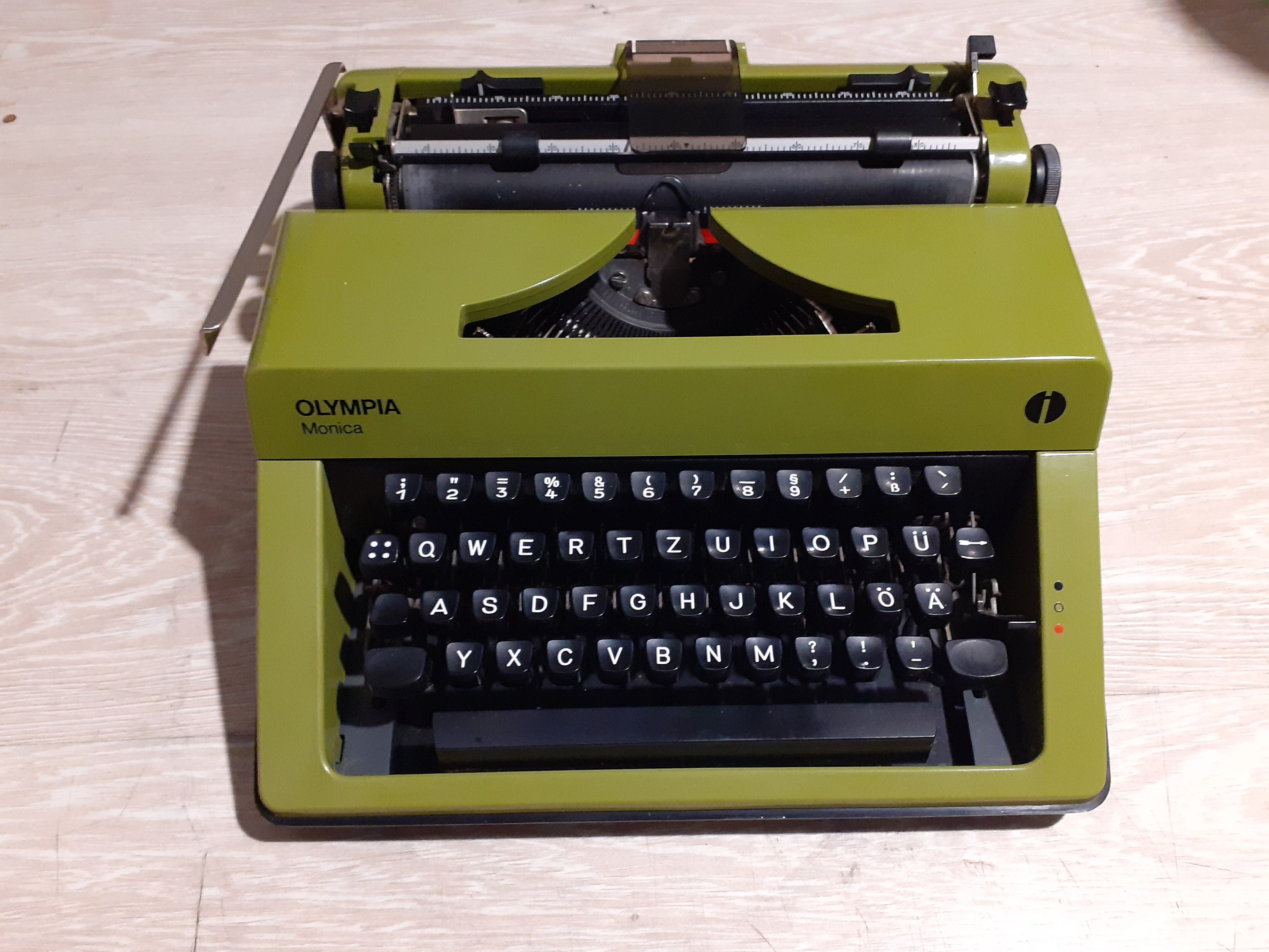 年代物 Olympia オリンピア Werke AG タイプライター　ケース 付 OLYMPIA オリンピア DeLuxe 60's タイプライター ヴィンテージ