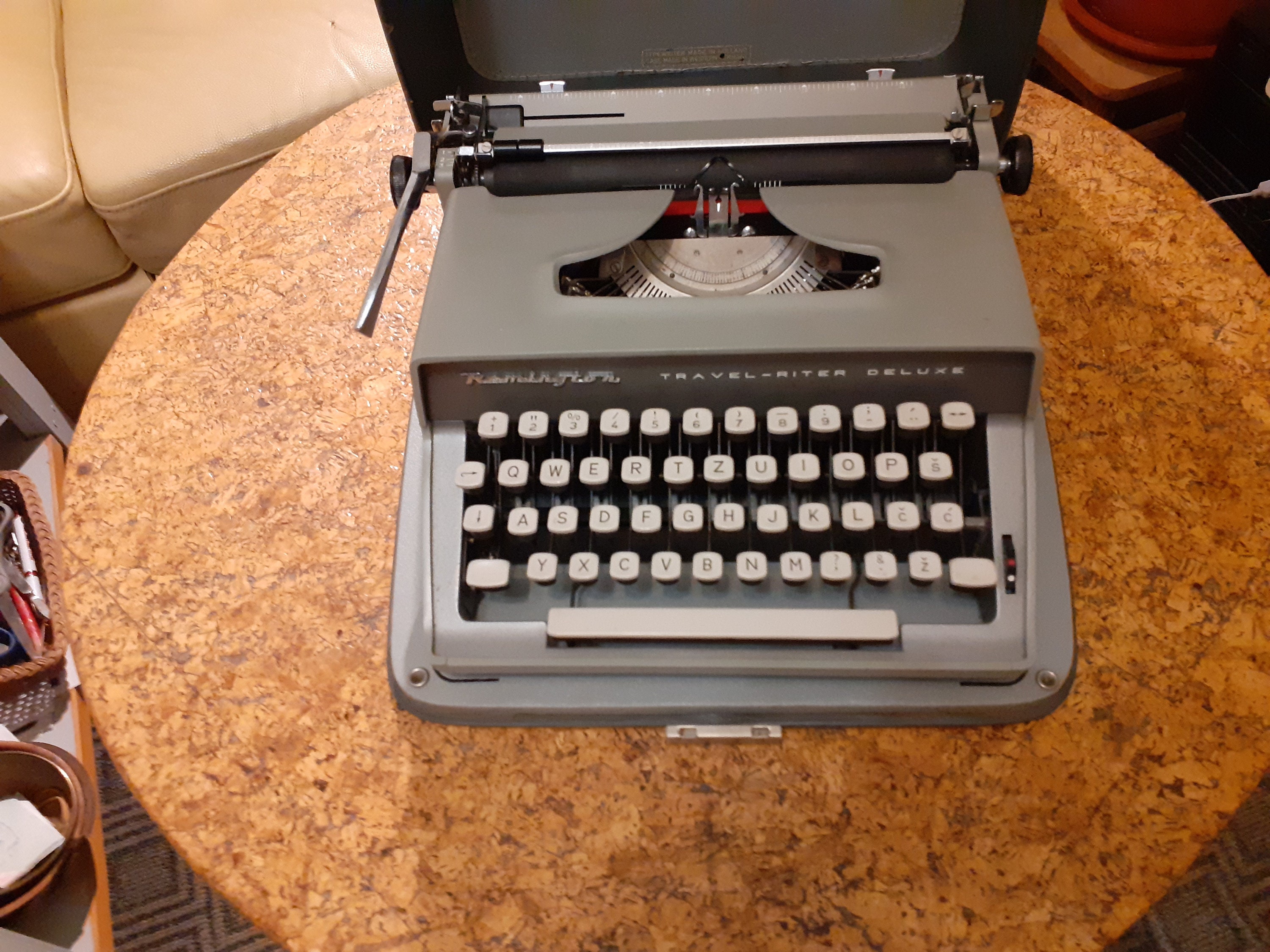 完動品 Remington TRAVEL-RITER DELUXEタイプライター Classic Gray Remington Travel-riter De Luxe Typewriter