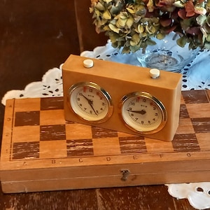 Zegar szachowy BHB Vintage Tournament, retro mechaniczny zegar szachowy, niemiecki plastikowy analogowy zegar szachowy z lat 80. XX wieku