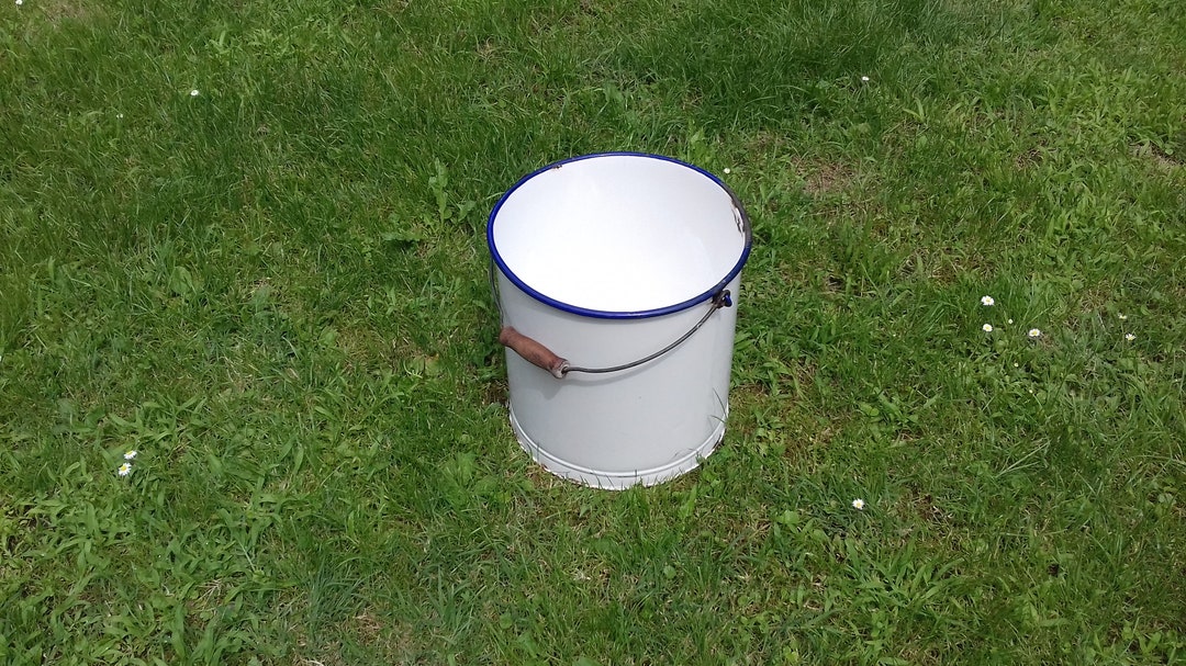 Old White Enamelware Bucket , Antique Big Enamel Bucket, Old Enamelware
