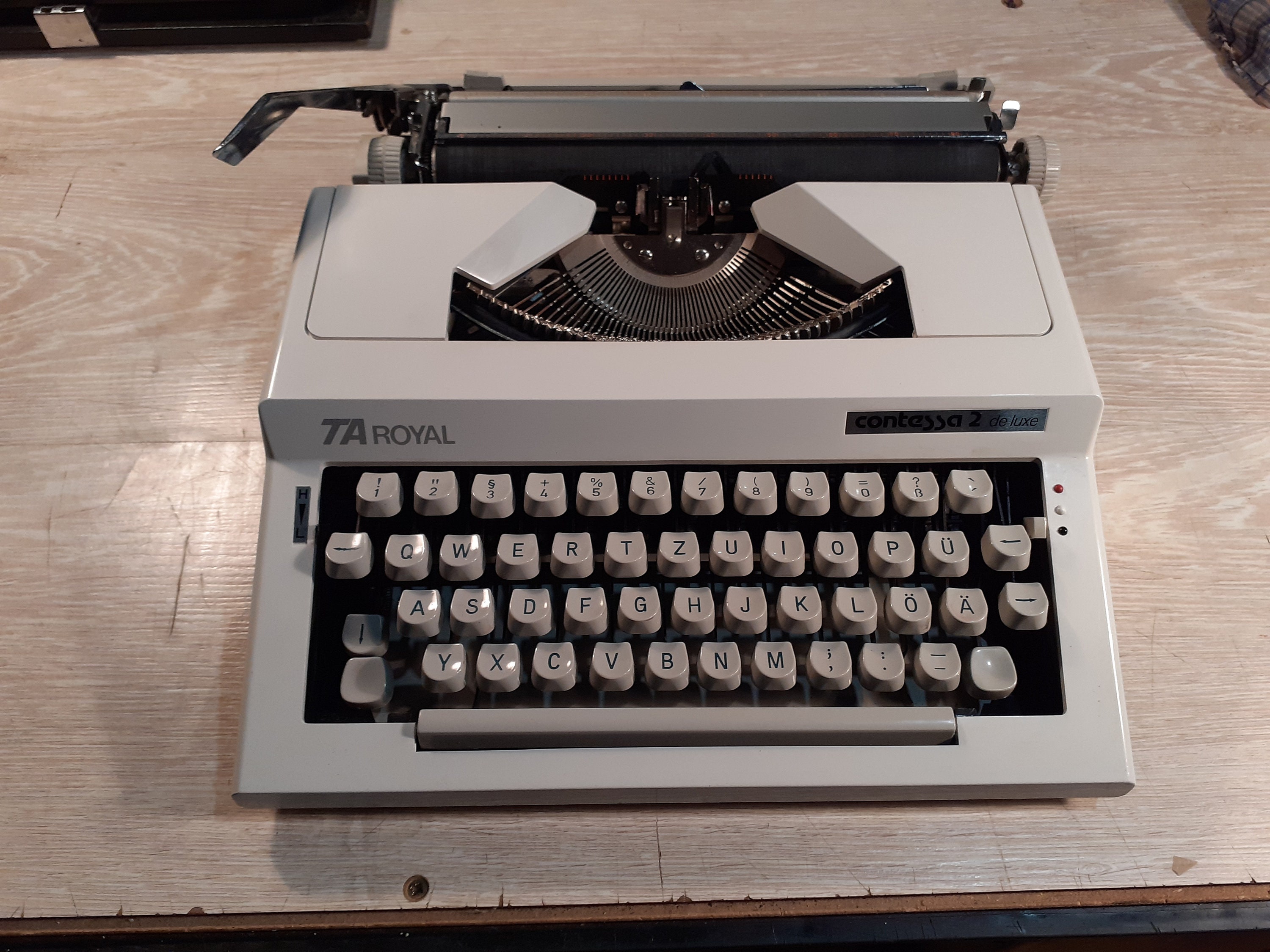Contessa Typewriter - Etsy