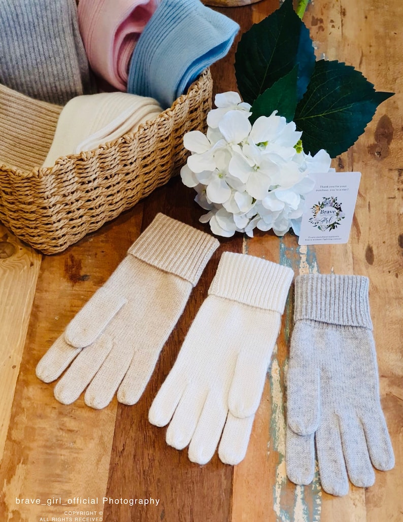 Luxuriöse 100% KASCHMIR-Handschuhe, weich, kuschelig, thermisch und warm, reizendes Damen-Weihnachtsweihnachtsgeschenk, Teilertrag für die Wohltätigkeitsorganisation Brustkrebs Coconut Cream Gloves