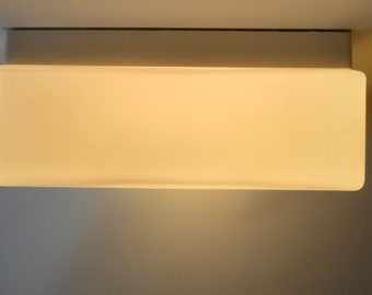 Schlichte Wand oder Decken Lampe aus den 60er Jahren von RZB Zimmermann - Bauhaus Opalglas Leuchte -  Glaslampe - Deckenleuchte -