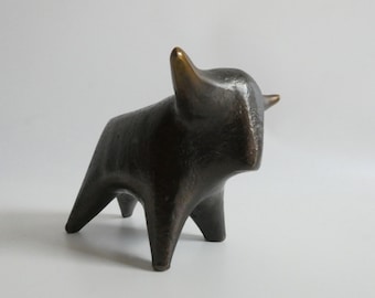 Bull by Raimund Schmelter a bronze sculpture from the 70s - polished bronze figure abstract - paperweight - bull - gift