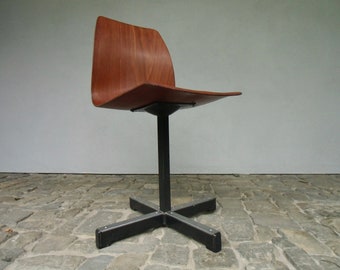 Vintage Kinder-Stuhl aus den 70er Jahren -  Holzstuhl Schulkind - Schuleinführung - Sitzhöhe 34 cm - Schulanfang Geschenk