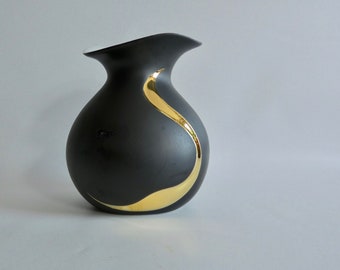 Vase von der Porzellan Fabrik Königlich privilegiert Tettau Bavaria Design Bisquitporzellan Schwarz Gold vergoldet - 80er Jahren Op Art