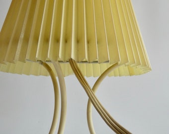 Tischlampe aus den 50er Jahren - Tischlampe Design Stil Novo Vintage - Nachttischleuchte Plissee Schirm - Fenster Tripod Lampe - Mid Century