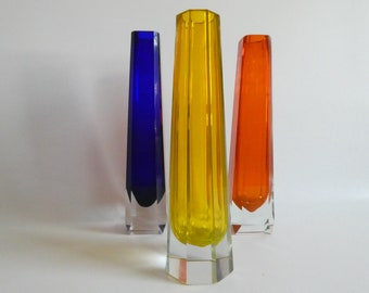 Blockvase - Glas Vase gelb -  exklusiv - Sommerso Murano - Decoration - Überfangglas - Interior facets luminous 1970