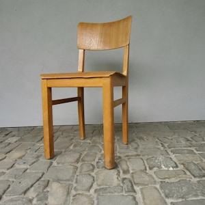 Holz Stuhl von Ama Modell 300 aus den 50er Jahren Bauhaus Stuhl Lehrerstuhl stabiler Holzstuhl Küchenstuhl Esszimmerstuhl Designklassiker Bild 1