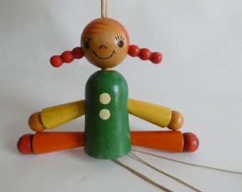 Vintage jumping jack Pippi Longstocking from the 60s - wooden toy doll - wooden figure - antique toy wooden jumping jack - pull string toy