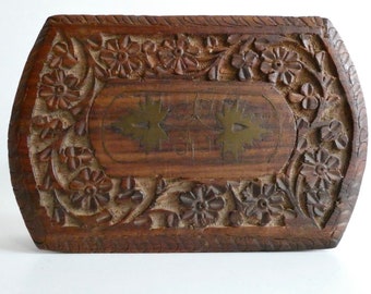 Vintage hand carved Indian wooden box - jewelry box - small box - gift - treasure chest