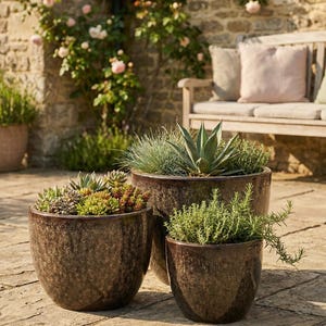Teramico Premium keramische plantenpot, geglazuurd – 100% vorstbestendig en handgemaakt. Bloempot met drainagegat voor binnen- en buitengebruik. Kleur: Bruin