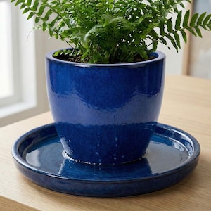 Podstawka pod doniczkę XXL z kamionki, szkliwiona na niebiesko. Mrozoodporna, ceramiczna podstawka pod doniczki. Zbiera deszczówkę. Odporna na zimę. 21-49 cm