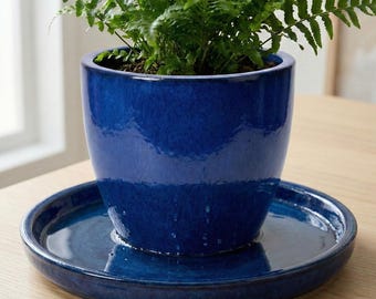Soucoupe XXL en grès émaillé bleu. Soucoupe en céramique résistante au gel pour pots de fleurs. Récupère l'eau de pluie. Résistante au gel. 21-49 cm