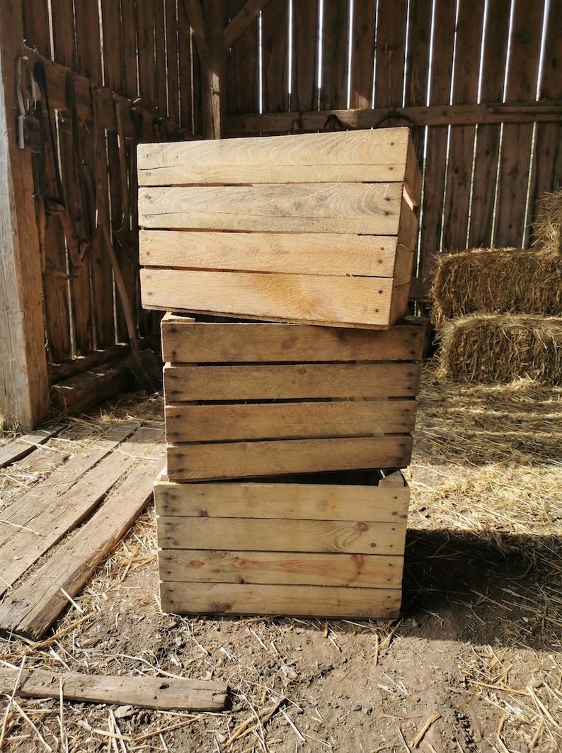 Second-hand fruit crates 50x40x30cm - Rustic wooden crates, B-grade, for garden & DIY - Old wine crates, sturdy but with defects - Vintage decorative shelf 3er Set