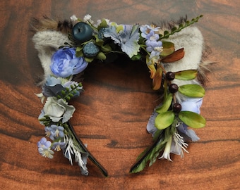 Couronne de fleurs d'oreille de chat de fleurs bleues