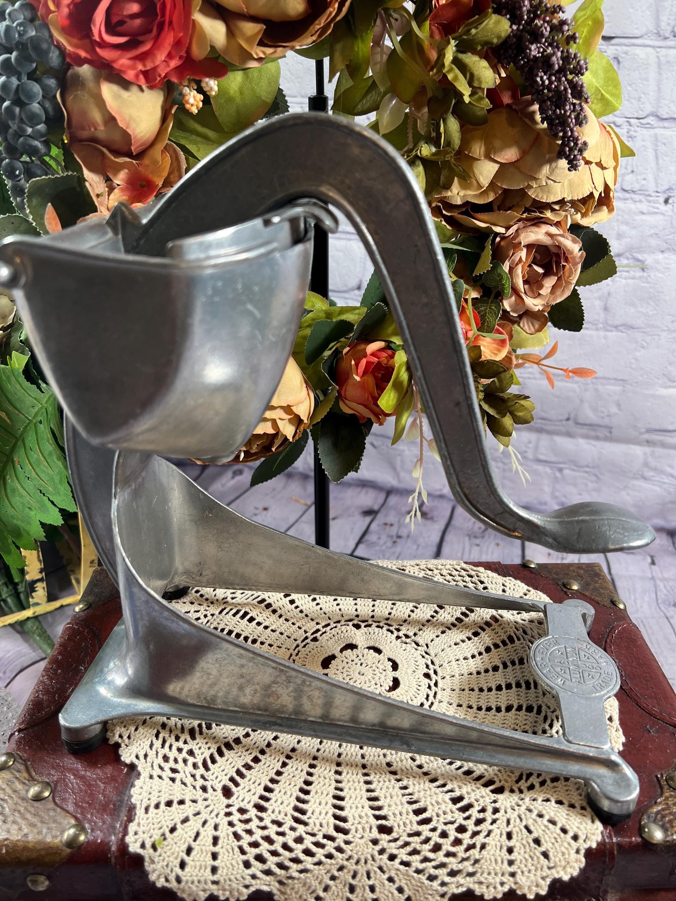 Vintage Press Juicer - Etsy